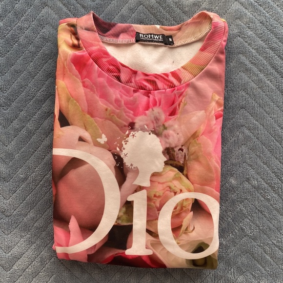 🌹 Beautiful and delicate roses  multi color long sleeve top - Picture 5 of 7